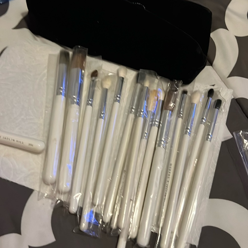 Jacklyn Hill make up brushes whole bundle of 16 total
